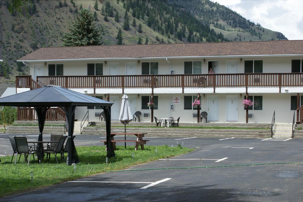 Elks Motel Keremeos 외부 사진